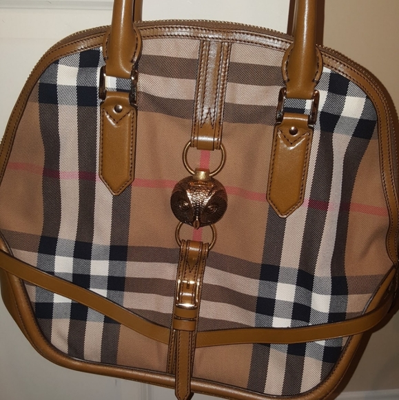 Burberry handbag - Picture 1 of 1